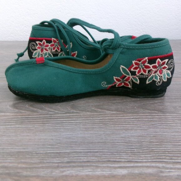 Lot 2 Pair Asian Embroidered Shoes Green Red Mary Jane and Ankle Tie 5.5 / 6 - Picture 2 of 16